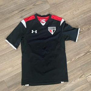 Under Armour Boys shirt